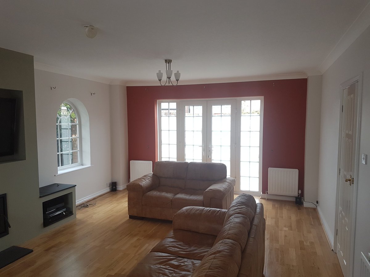 Williams_decor's tweet photo. Living room done in otley last week, all walls lined and painted with eggshell on woodwork. Using @DuluxDecCentre and @LittleGreene products https://t.co/d2wq9I9sd9