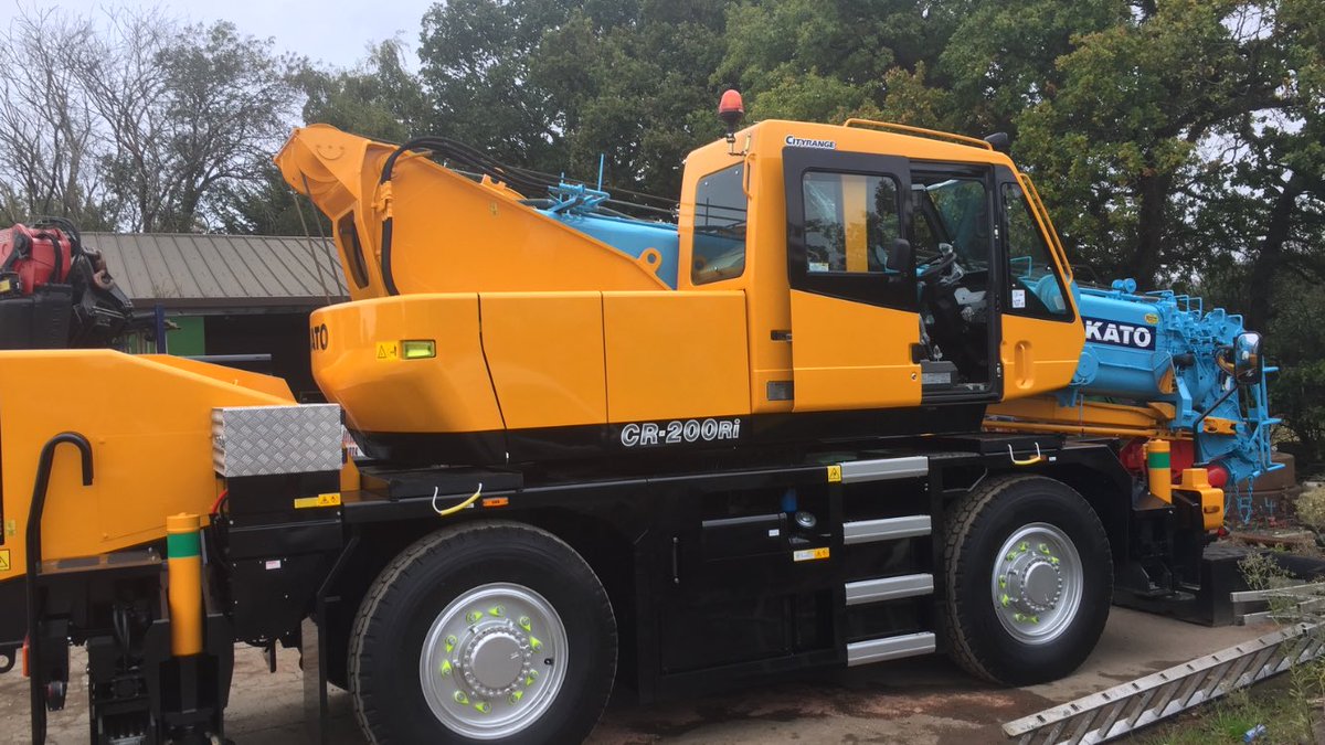 SavageCranes's tweet photo. Savage Cranes take possession of new 20t City Crane.  Waiting for sign writers. #compactcranes #cranehire #savage https://t.co/Tkzi58xtRB