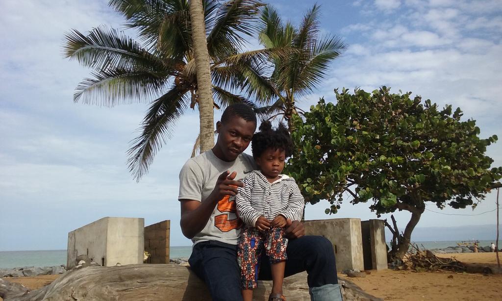 ColeDodji's tweet photo. Les #enfants aussi sont très passionnés des #Voyages @tgb_tourisme va à la découverte d'une autre #plage au Togo #Naturephotography #Tourism https://t.co/Hc1Db8dVUb