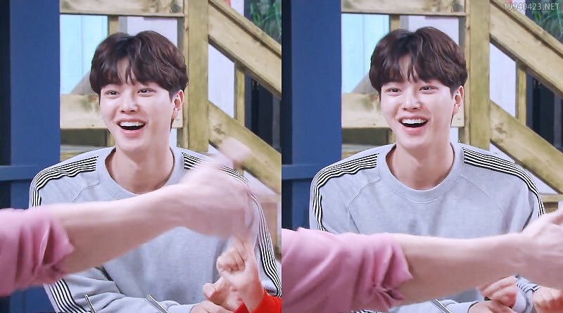 19940423net's tweet photo. 내 새꾸 예뻐서 눈물이 한강이라고 전해
너무너무 보고싶다고 전해
신인학개론 동계수업 기다린다고 전해
༼;´༎ຶ ۝ ༎ຶ༽ ༼;´༎ຶ ۝ ༎ຶ༽ 

#송강 #songkang https://t.co/zNPB1Qiltf