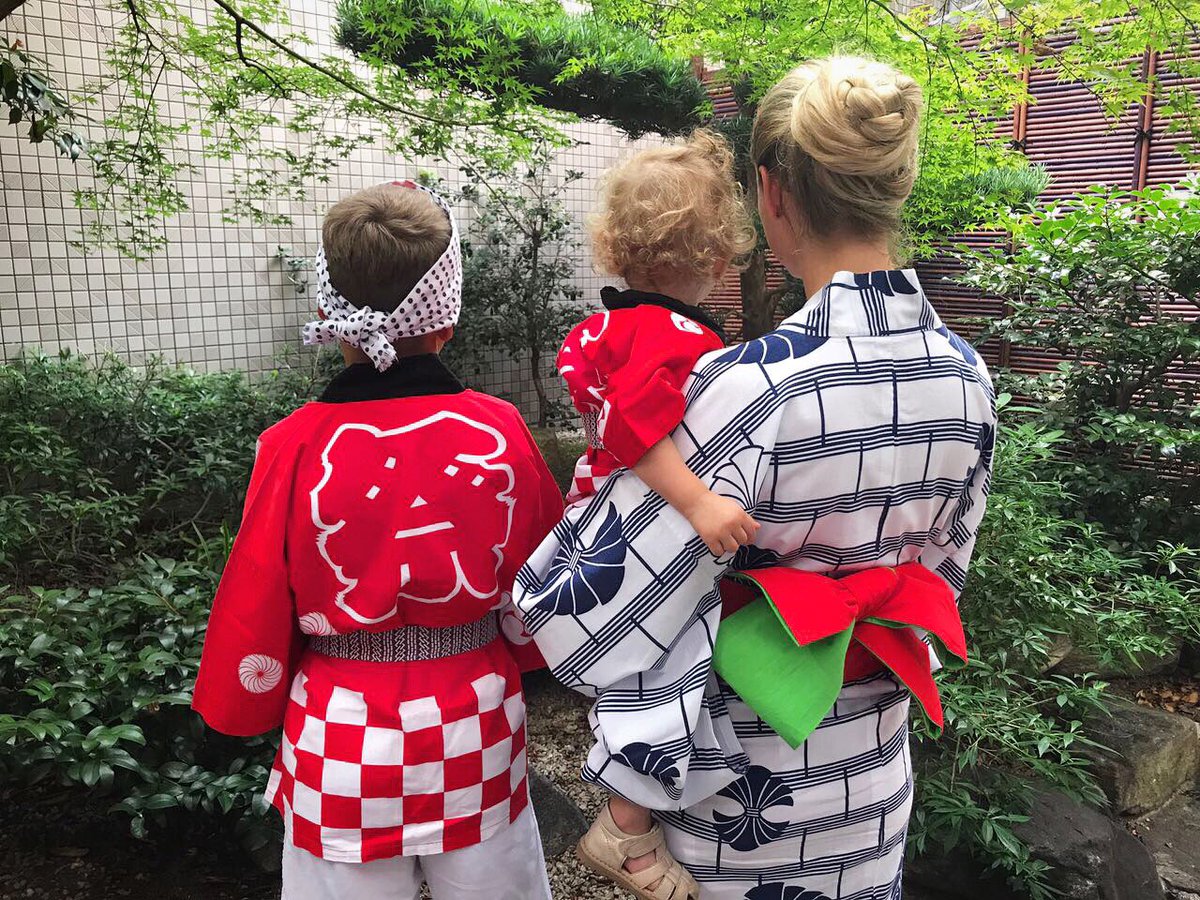 Lukas Podolski Com On Twitter Japan Style Podolski Family Japan