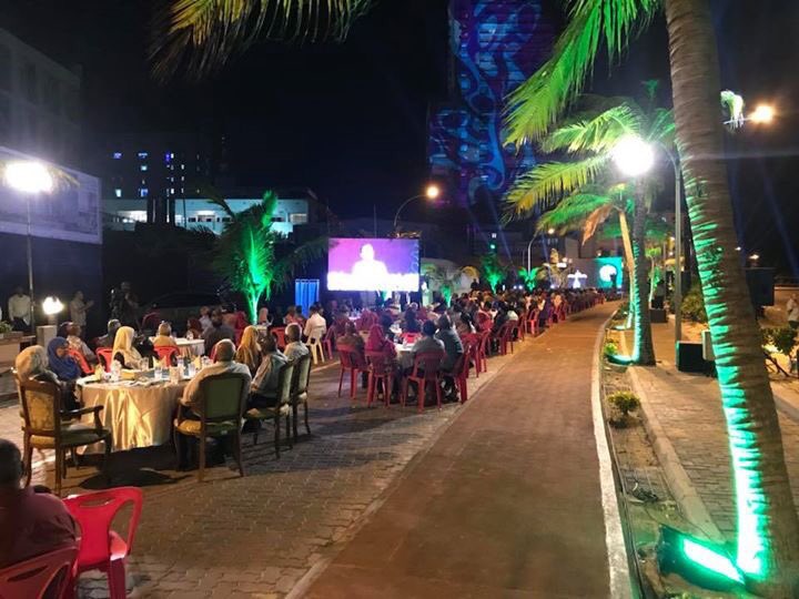 RLc_Ahmed's tweet photo. Iss Rahvehin ves thibbevee 2018 Raees Yameen ah kaamiyaabu koadheyn athukuri olhaa, aruvaa jahaigen #RY2018 #alhey #asurumaa #Maldives https://t.co/759IHeQvxn