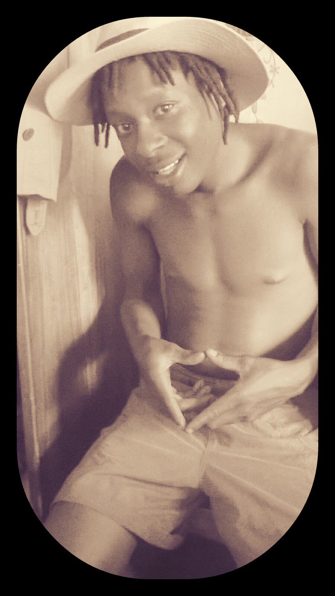 fistos04's tweet photo. Smiling and meditating inna good mood https://t.co/2O2D70SuwA