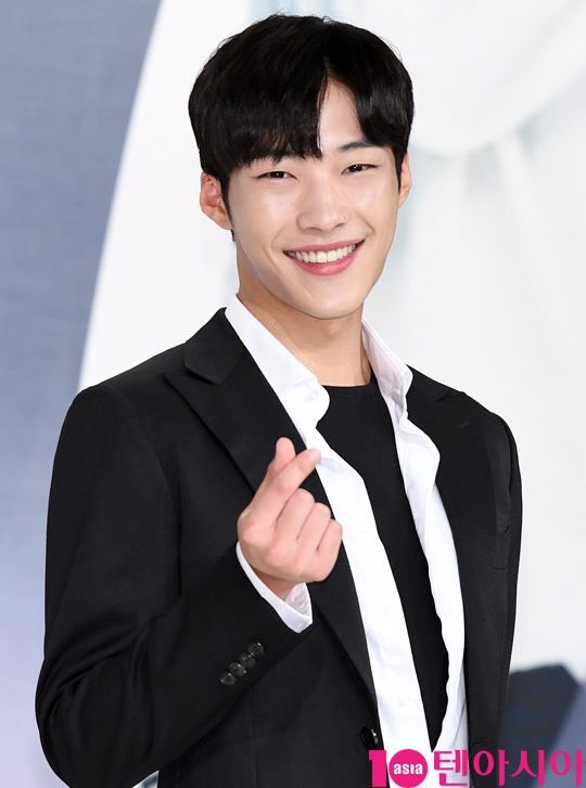 DLwS2A4V4AEAIhE.jpg:large