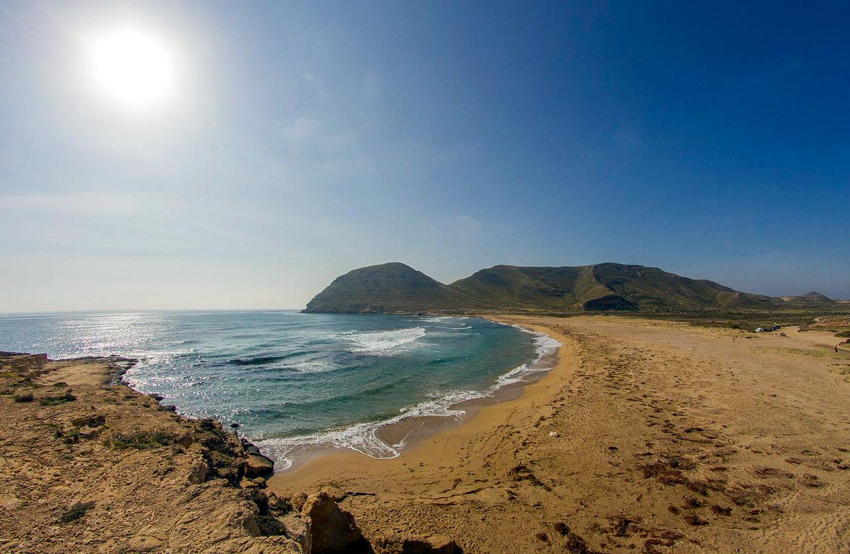 Costa_Almeria's tweet photo. ¿Pensando en el próximo puente? Te dejamos con 12 rincones de #costadealmeria para disfrutarlos frente al mar 😍😍😍 https://t.co/tLyQdSReun https://t.co/W8RyK1Qs6a