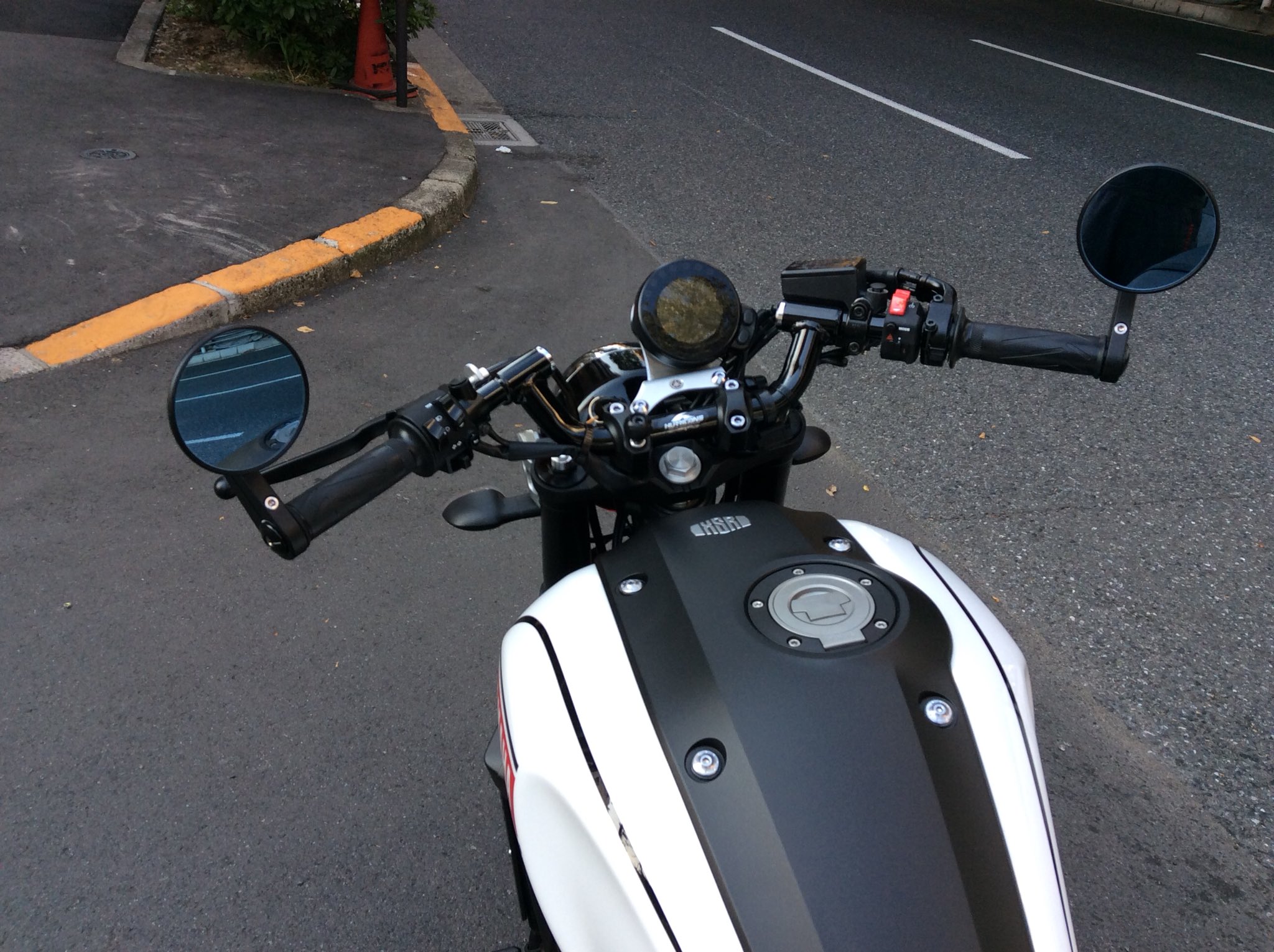 コンドルハンドル、ミラー