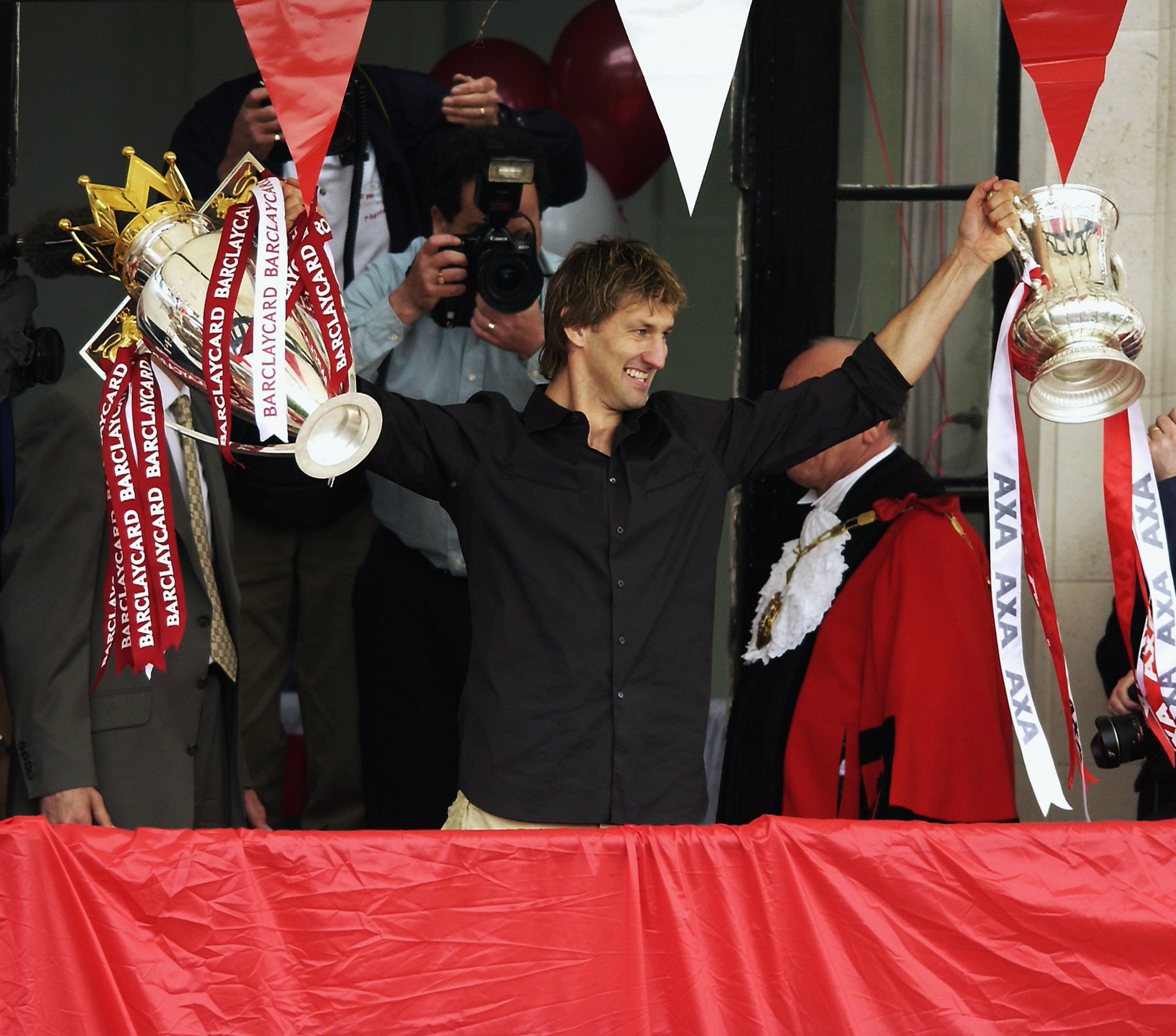 Happy birthday ex- and England skipper Tony Adams, born in 1966! 