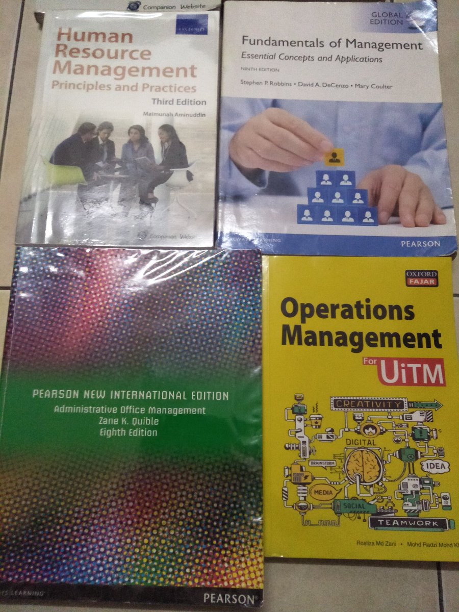 ietieytwin's tweet photo. Buku untuk di letgo @UniselKita @Twt_Unisel https://t.co/cHn0lAVWsQ