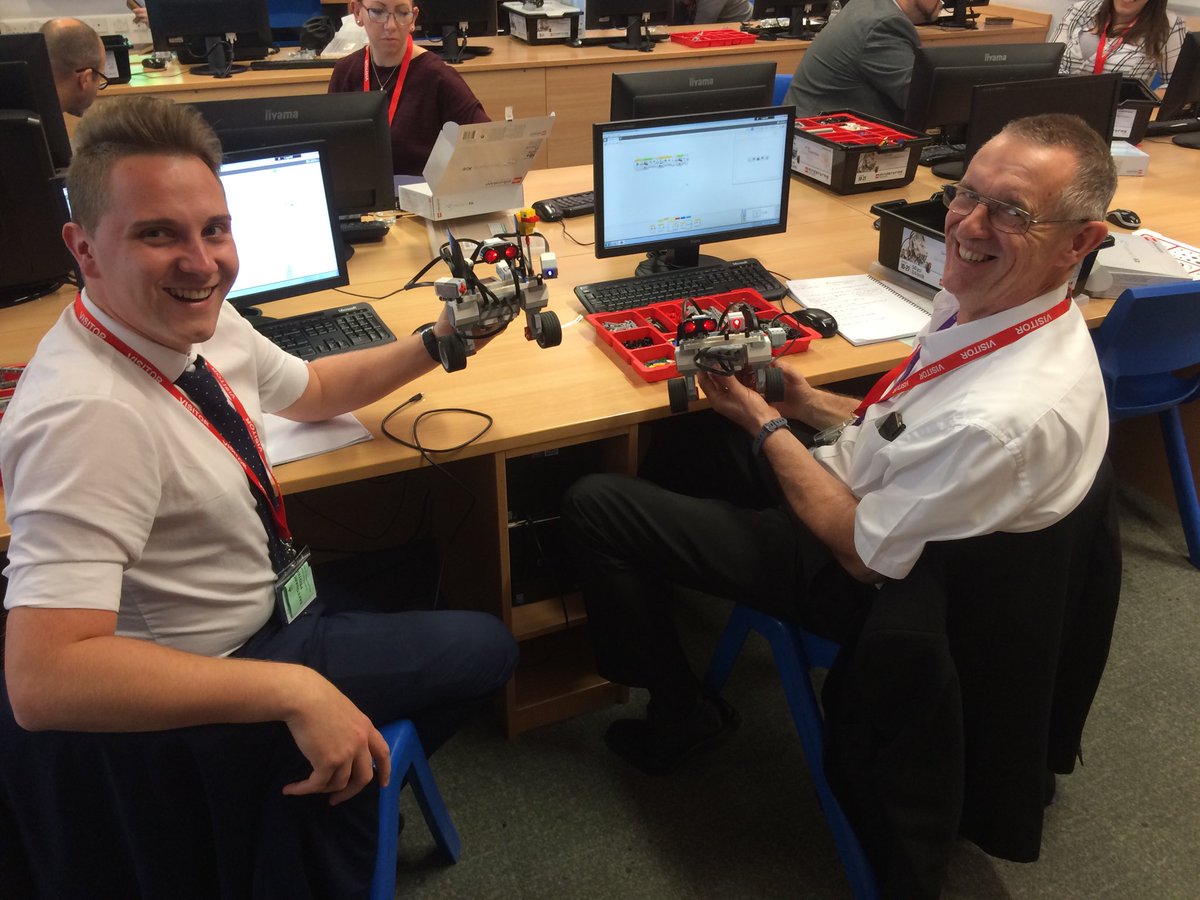 raisingrobots's tweet photo. Proud of their raised @LEGOeducationUK Robots! @CastleRockHigh @Tomorrows_Eng #myraisedrobots https://t.co/dU2OayxbLc