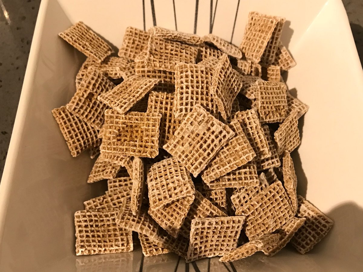 ItisGee's tweet photo. @russellhoward for you my friend, for you! #poorrussell #shreddies #illeatyourshare #feelyourpain π’ https://t.co/MBnuU8zpie