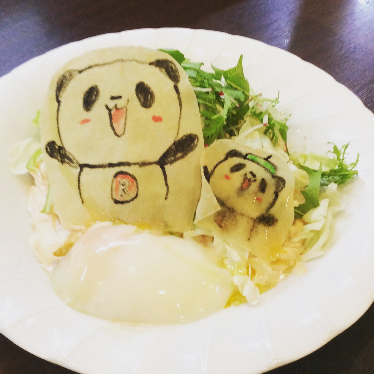 Nanafuku Opanda 春巻き皮のイラスト 小パンダが曲がってぼやけてしまった サーモンクリームパスタの温泉玉子添え お買い物パンダ サーモンクリームパスタ まかない キャラパスタ キャラ御飯