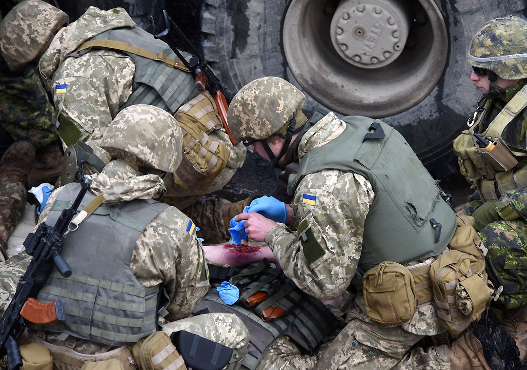 Потери украины видео. Раненые украинские военные. Зона АТО. Раненые солдаты на Украине.