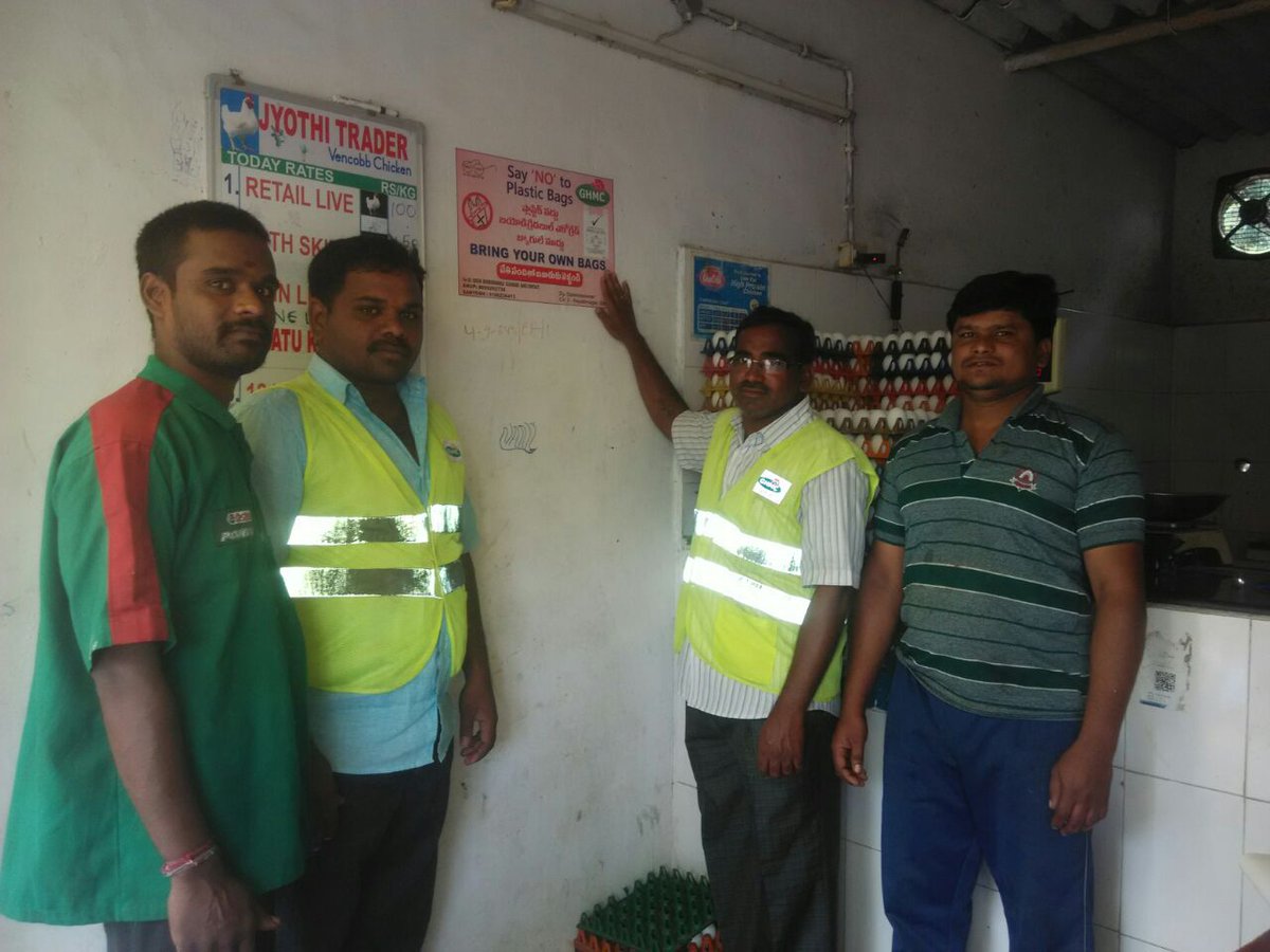 AMOHC3's tweet photo. Plastic Alternatives(Biodegradable bags, jute bags and steel boxes)campaign in C3 Hayatnagar, SFAs on the job. @GHMCOnline @CommissionrGHMC https://t.co/ICiMHUg0ZC