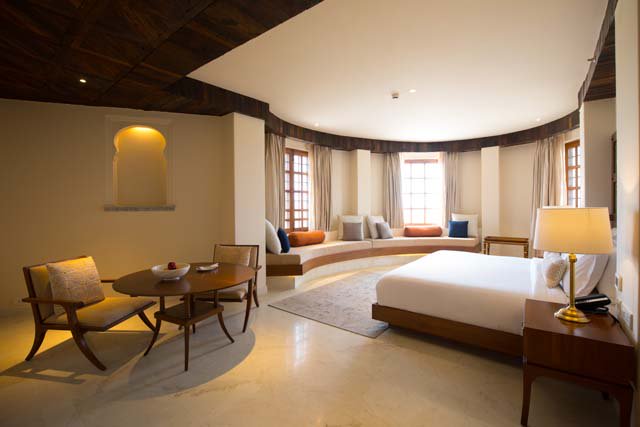 Always wanted to stay in a fort? We'll make your dream come true with our Royal Suite at #AlilafortBishangarh. bit.ly/2u53ZDp