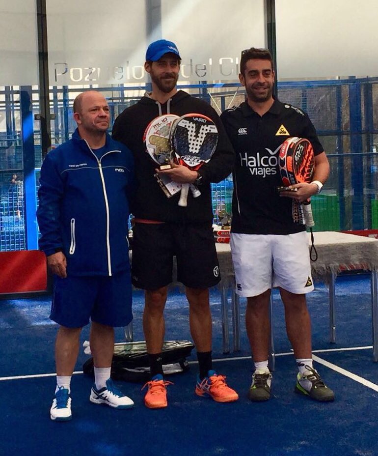 CarlosSarralde's tweet photo. Después de un par de meses sin tocar la pala volvemos a jugar y ganar un torneillo. Grande Javito!! @viborapadel https://t.co/qaCtBZ458D