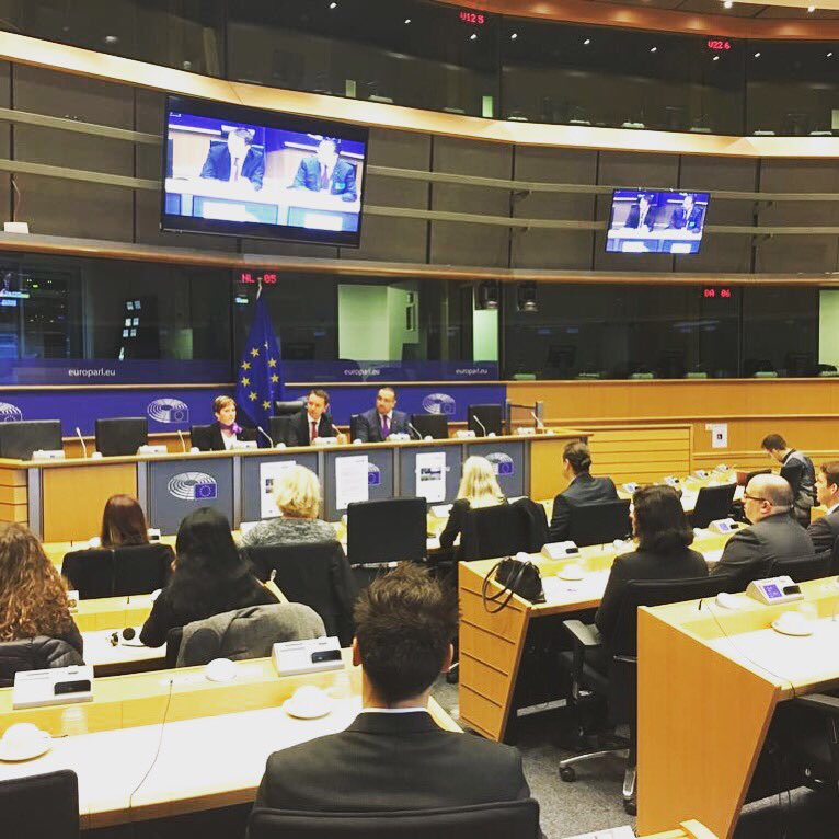 Speaking to young #leaders and #entrepreneurs from <a href="/jcinews/">TomasBaldwin</a>. We learn from them, they learn from us. #entrepreneurship #youth <a href="/JCIEUKHT/">JCIEUKnowHowTransfer</a>