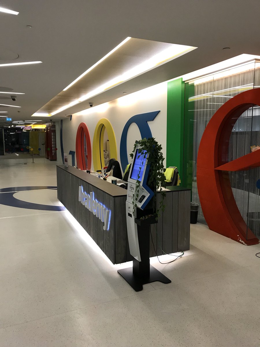 stroobat's tweet photo. @bewirebe having a meeting at #Google. How can we help ? 😀 #if youcantbeatthemjointhem https://t.co/aKZGjpHrwJ