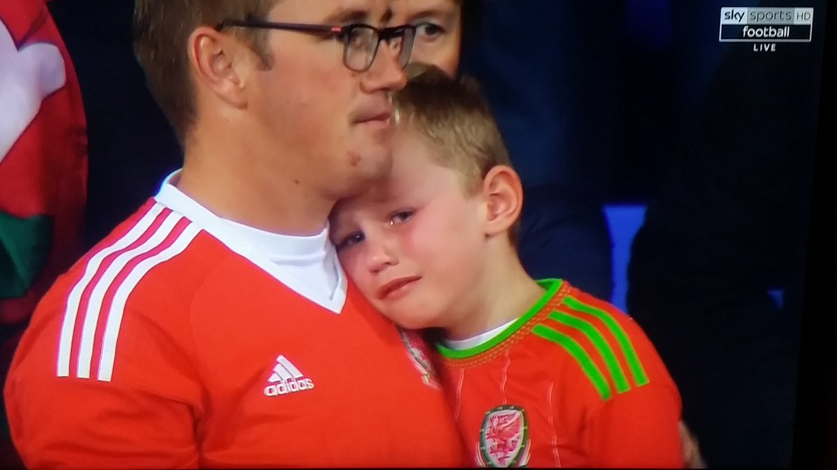 NOT_MOTD's tweet photo. This is exactly what football is all about. Little kids dreams being shattered. Absolutely glorious. https://t.co/a8AaZGxcv2