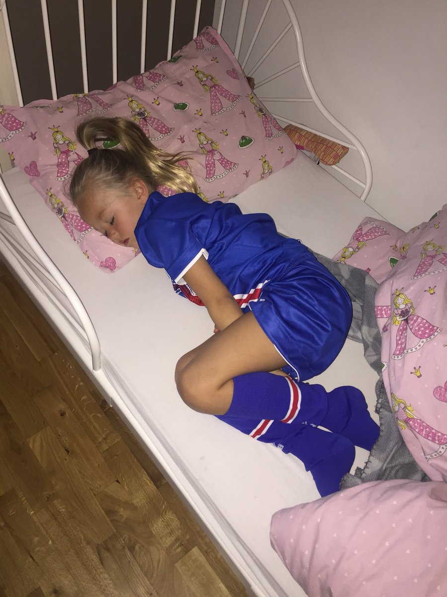 “Aldrei vekja mig” sagði sú yngsta í morgunsárið 🇮🇸