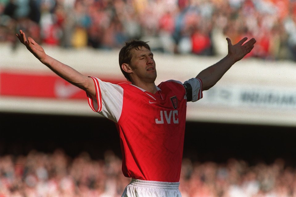 Happy birthday to former Arsenal and England defender Tony Adams, who turns 51 today! 