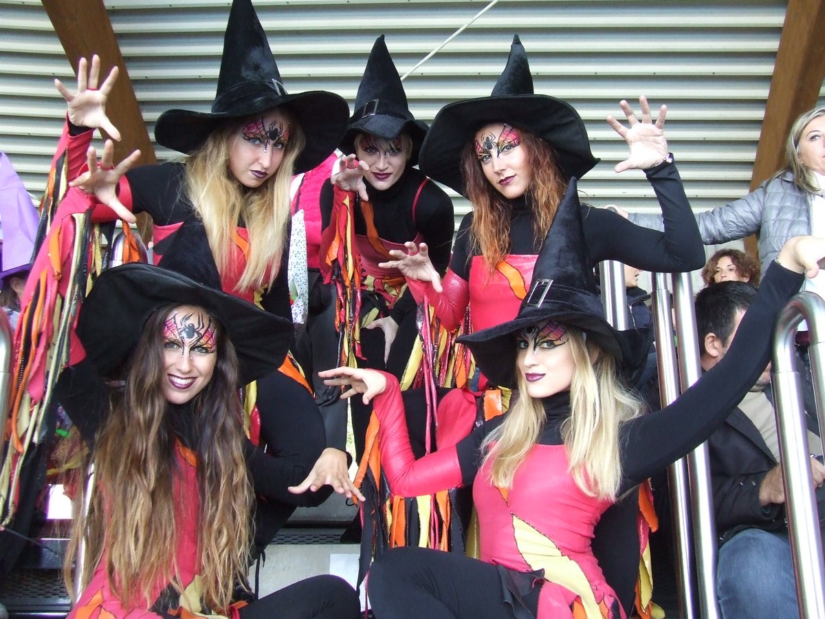 Domenica a #Oltremare è già tempo di #Halloween! Laboratori gratuiti, giochi e tante altre sorprese. Info qui 👉 oltremare.org/halloween.php