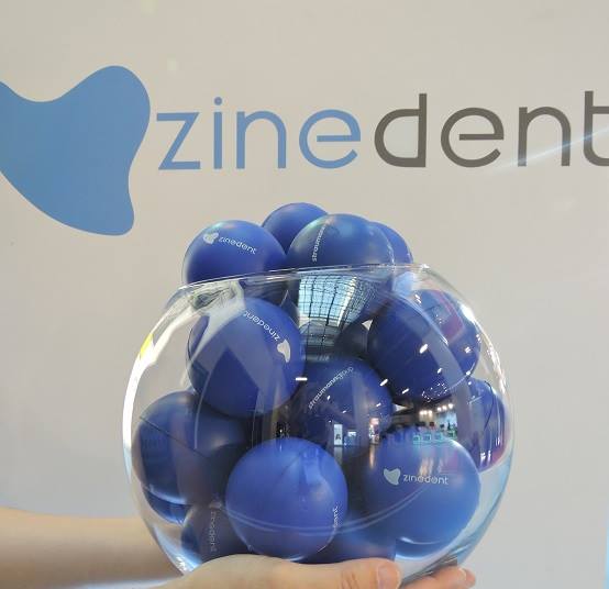 NeodentImplant's tweet photo. 'Zinedent' marka standımıza uğramayı ve stres toplarından almayı unutmayın. #zinedent #straumanngroup #tdb2017 https://t.co/MdkPw23lSN
