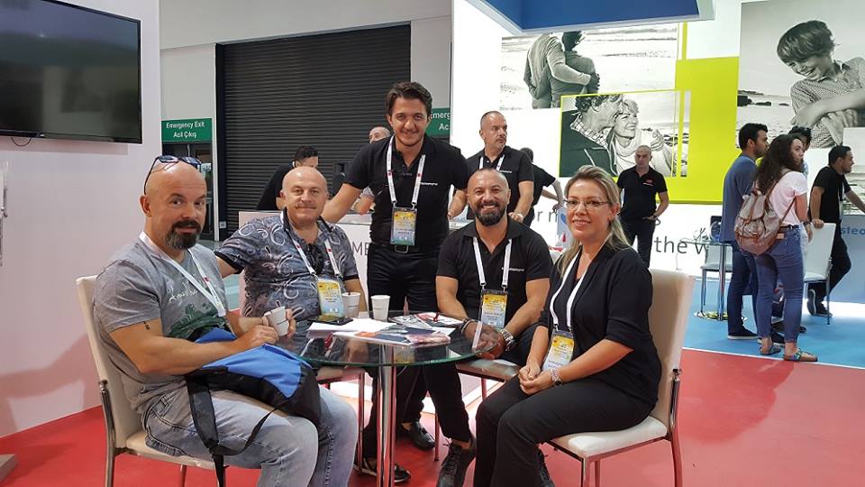 NeodentImplant's tweet photo. 23. TDB Uluslararası Diş Hekimliği Kongresi'nde ilk gün böyle geçti. #zinedent #straumanngroup #tdb2017 https://t.co/tpXd1McHaf