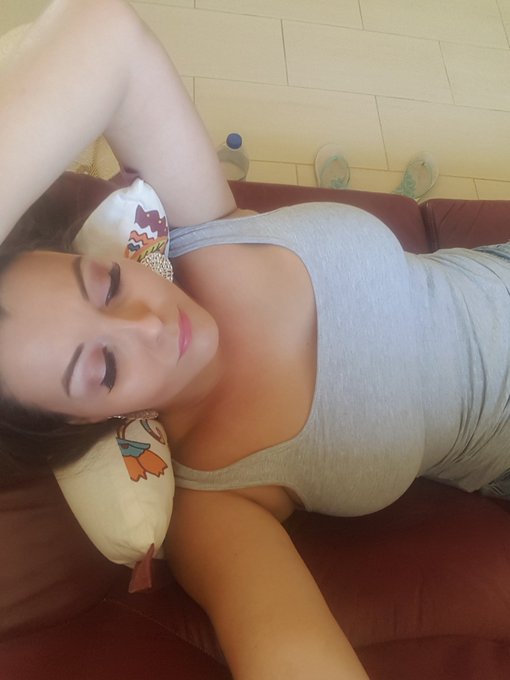 Fucking dying 🤤 4 hour sleep, still pissed, waiting for my shoot 😪 https://t.co/X5hCJyH0Zd<a href="/tag/selfie"class="tags"><span>#selfie</span></a><a href="/tag/lifeguard"class="tags"><span>#lifeguard</span></a>