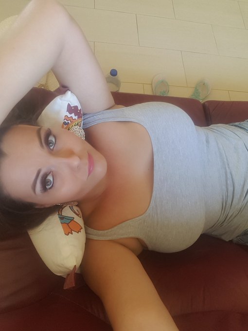 Fucking dying 🤤 4 hour sleep, still pissed, waiting for my shoot 😪 https://t.co/X5hCJyH0Zd<a href="/tag/selfie"class="tags"><span>#selfie</span></a><a href="/tag/lifeguard"class="tags"><span>#lifeguard</span></a>