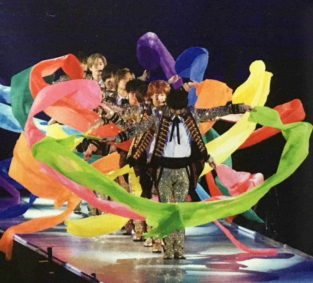 jump71141's tweet photo. みんなは知っているだろうか…実はこのピロピロの持ち手は、ジャニヲタがとてつもなくお世話になっている黒うちわだということを。 https://t.co/bbd8QSUlFs