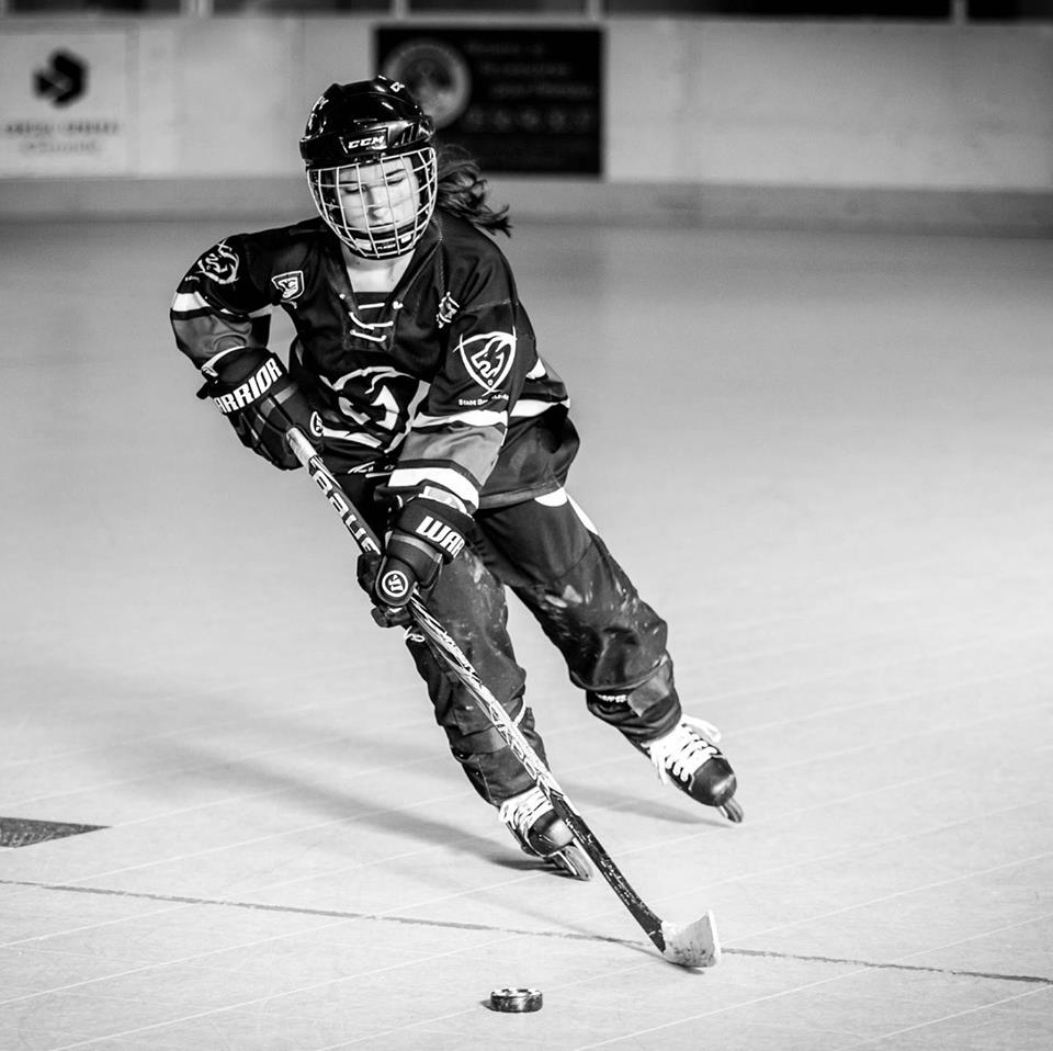 Femmes_Sportive's tweet photo. #HappyBirthday Helene #Degrond @floorballFR Alexia #Arents @FFRollerHockey @CamilleLbaz @CrossFit @nbarnhart @FCKansasCity (c) @WomenSportG https://t.co/79OCuyjuHw