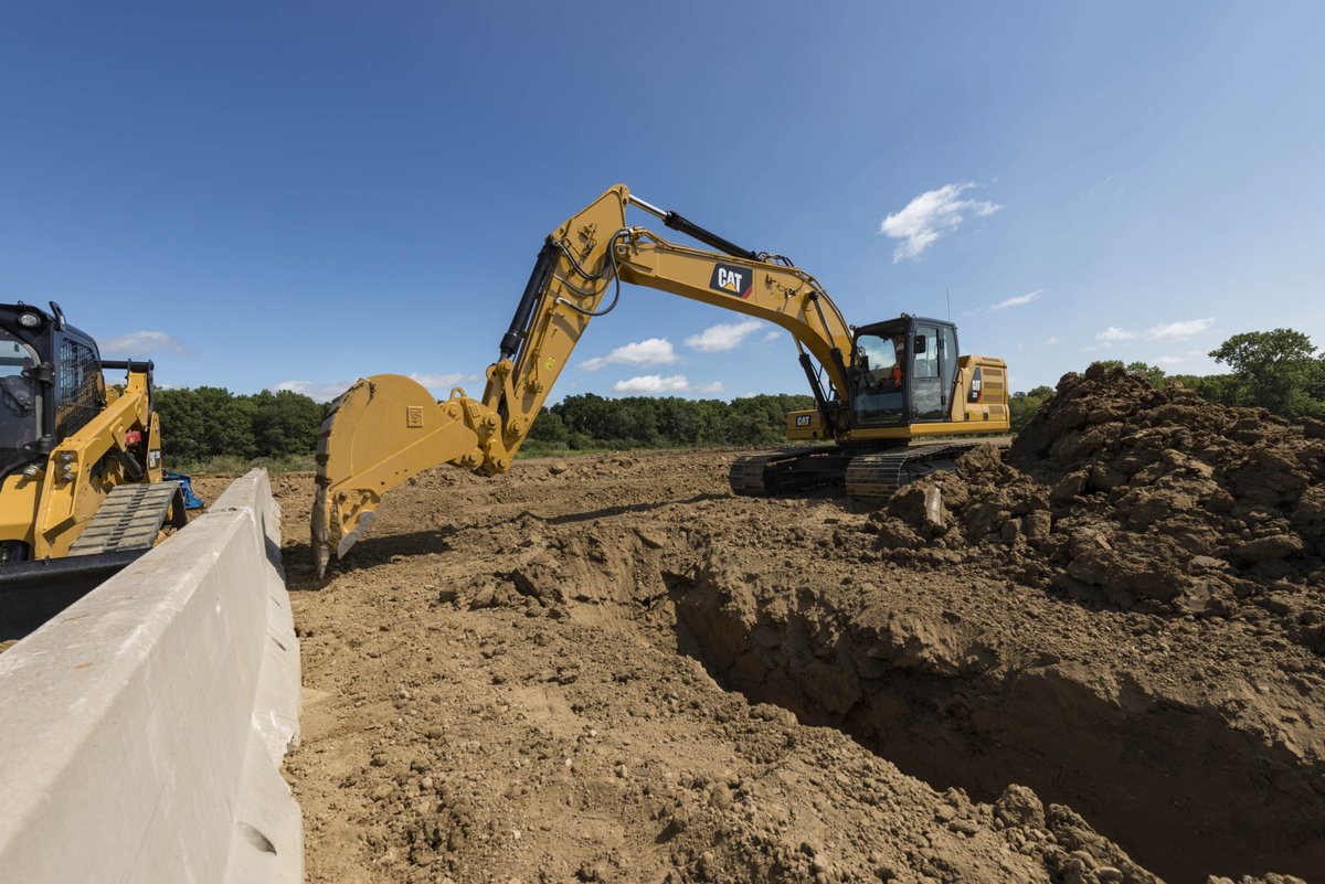 FinningNews's tweet photo. First pictures of the new @CaterpillarInc next gen hex range in action #caterpillarreveal https://t.co/PUNLBdXEB6