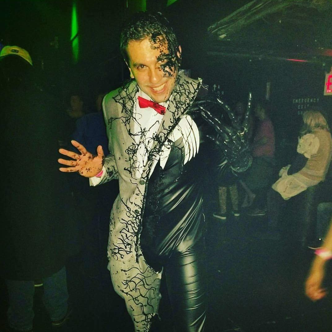 AntFame777's tweet photo. There was some pretty kool #Cosplays ๐ญ #SpiderGirl #JayNSilentBob #PeeweeHerman / #Venom #WonderWoman #NYCC2017AfterParty #Slake #Manhattan https://t.co/dYufdfywjj