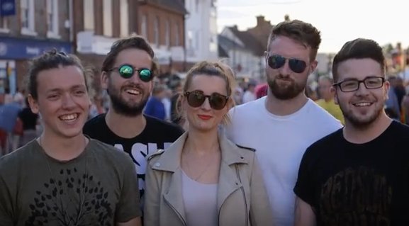 ThameTV's tweet photo. Take us back to #ThameMusicFestival
@vansusans @RustyShackleUK @GlenMatlock
#throwbacktuesday 
Watch highlights here
https://t.co/juBXJ3Wvhw https://t.co/tHsLI8tleU
