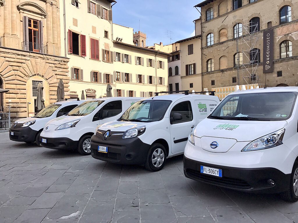 DarioNardella's tweet photo. Arriva a Firenze #AddumaCar, il nuovo servizio di car sharing a flusso libero 100% elettrico. Per una città meno inquinata e più smart! https://t.co/XwF4RNs1OX