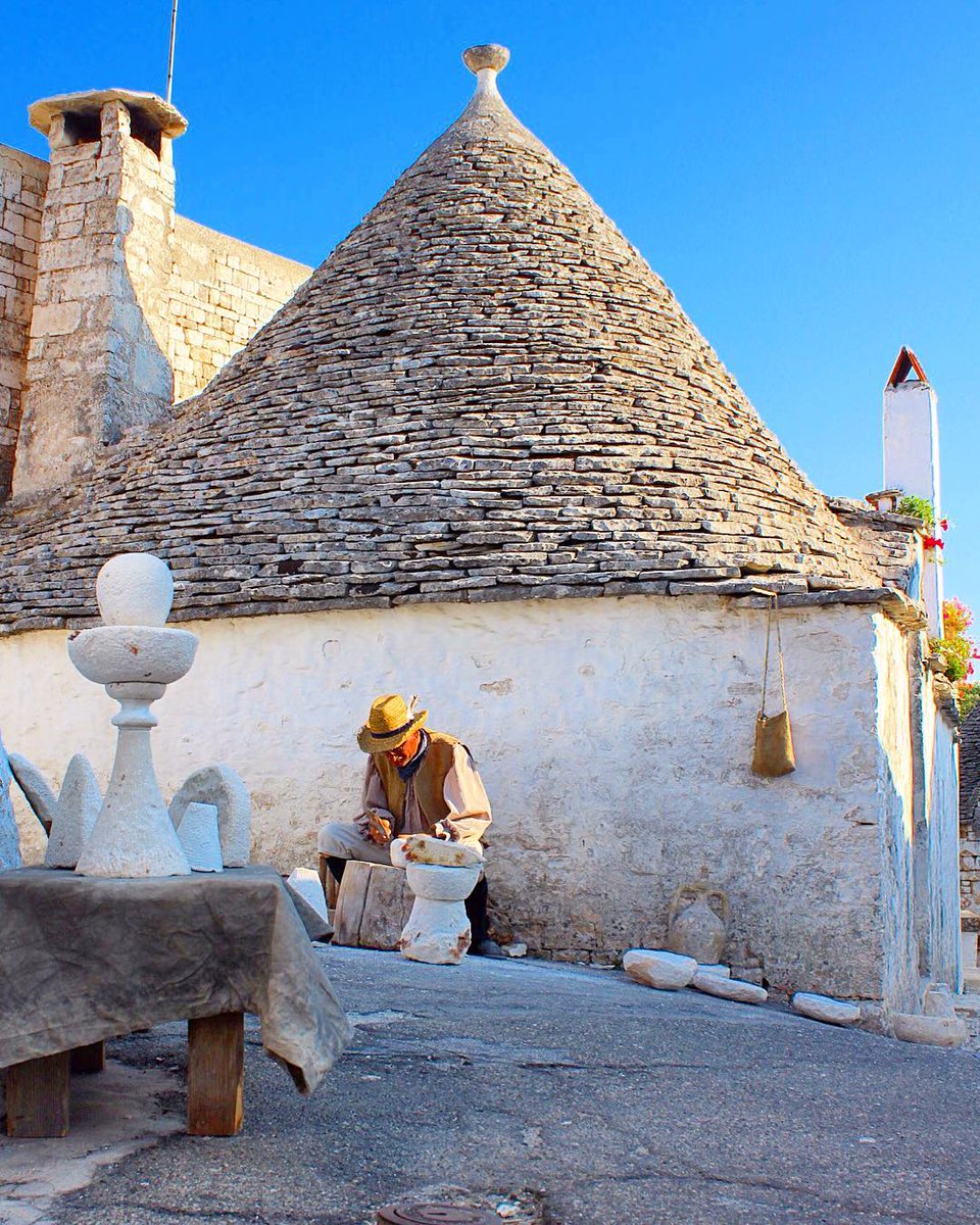 igersItalia's tweet photo. #viaggiareperborghi: scopri i vincitori del challenge, le foto del digital book e dove si farà il social tour https://t.co/623E9k4ulw https://t.co/yKgk0Eyeu3