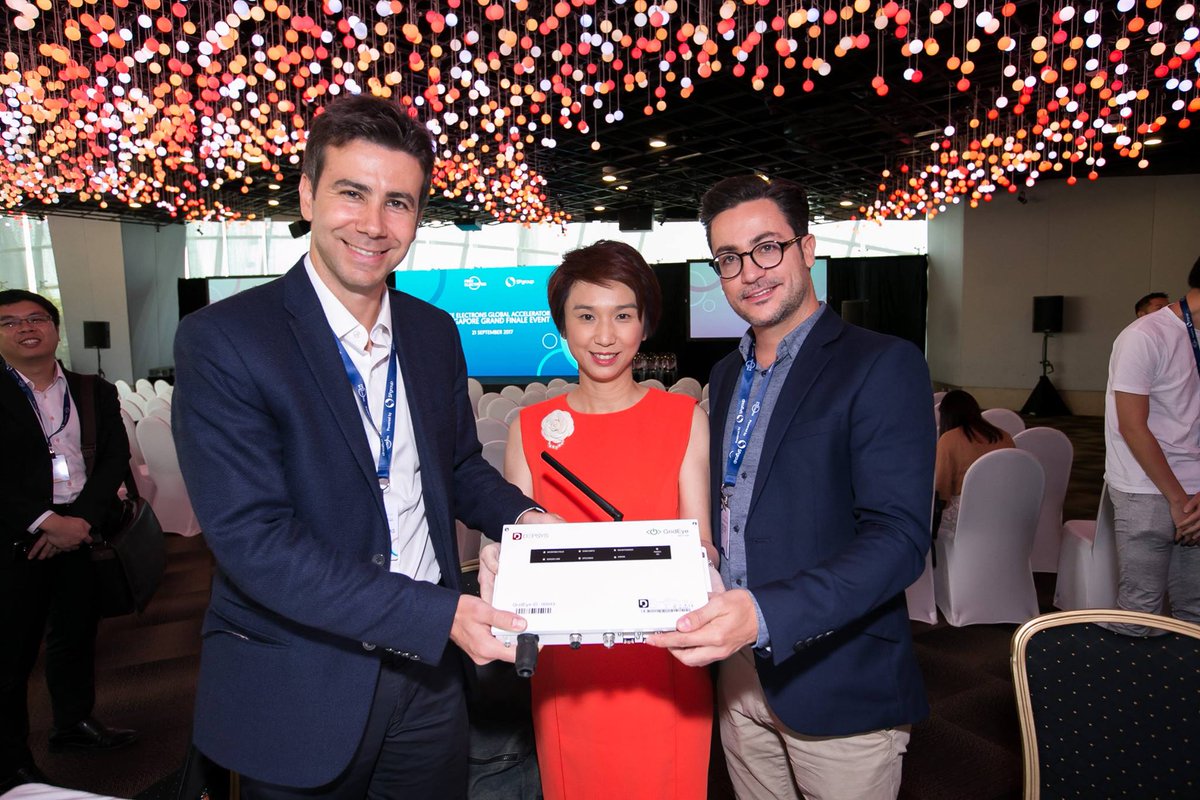 DEPsysFR's tweet photo. The Free Electrons program ended with module #3 in Singapore. Amazing times. Check out the summary video. https://t.co/sQVwl0OIPz https://t.co/cMEKsc1O1h