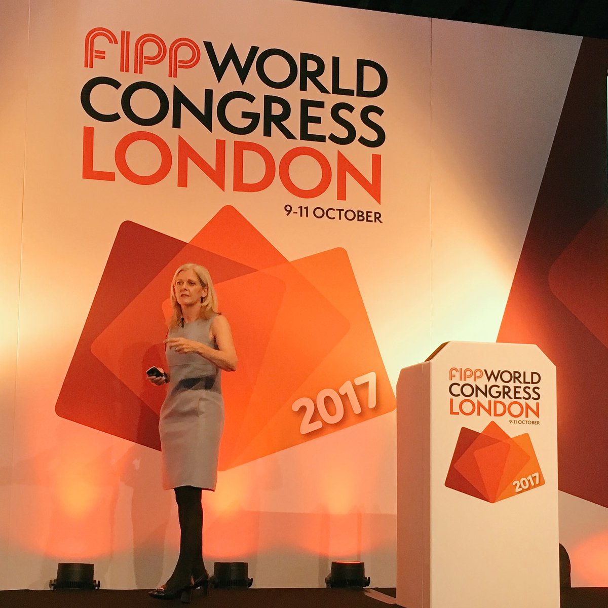 Culture of holding on vs. experimenting and failing fast. <a href="/KuengLucy/">Lucy Kueng</a> on differences and importance of HR in media and tech. #FIPPCongress