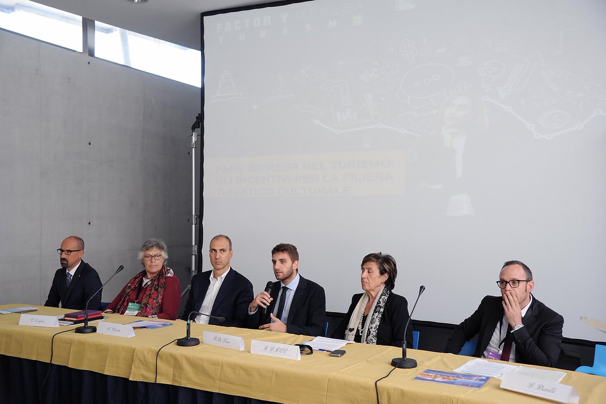 comune_salerno's tweet photo. Prima giornata di #FactoryImpresa Turismo:a Salerno. #AccelerathonMare di @Invitalia con assessore @RobertoDeLucaSA 
https://t.co/mzJ3yUBCQR https://t.co/vL8OfsnSxv