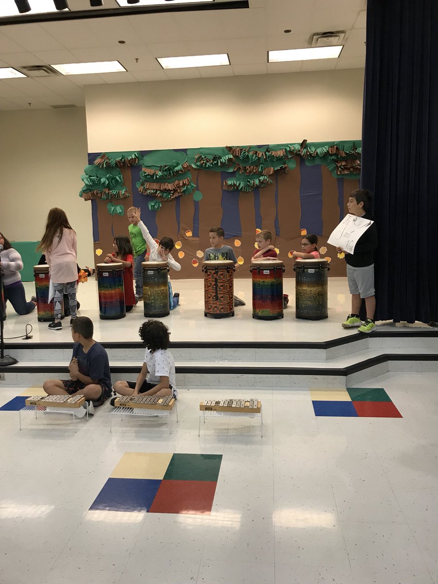 MelisCarmichael's tweet photo. 4th grade program practice. @ShannonHayesMMV @RoyseCityISD @MissMayVernon #RCISDJoy #mmv10yearsofawesomeness https://t.co/moY86kzUSB