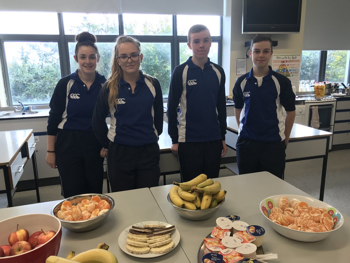manley_ms's tweet image. Health Promotion Team getting refreshments ready for 2nd year walkers 🚶🏾