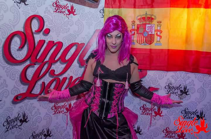 SalaSingleLove's tweet photo. El Viernes hay homenaje a #España en #SingleLove. ¡No te lo pierdas! #13octubre #welovespain #singlelovers #mostoles #madrid #spain #viva https://t.co/O5k5SWrlps
