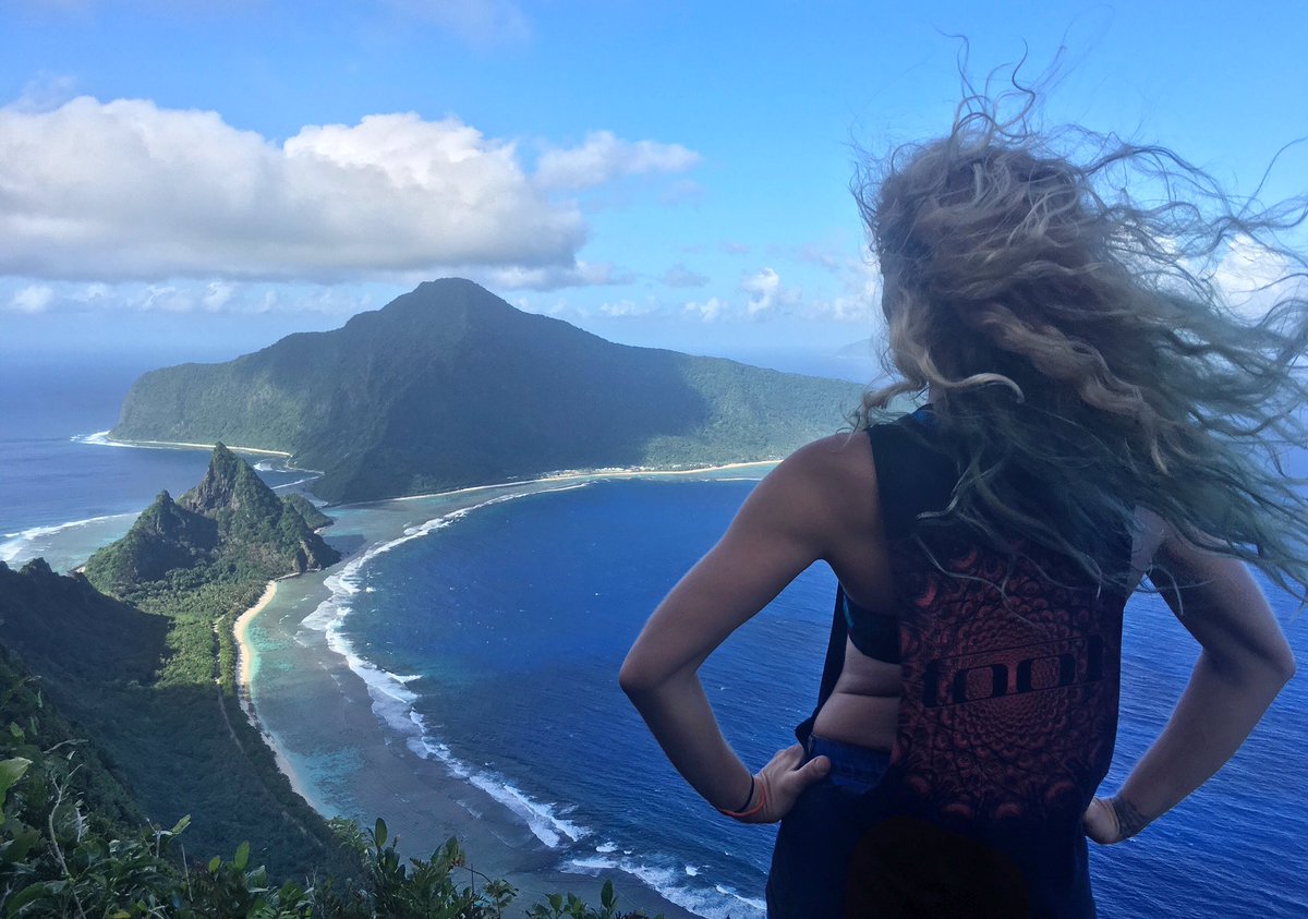 When the wind hits at just the right time. Ofu, Samoa. 💙