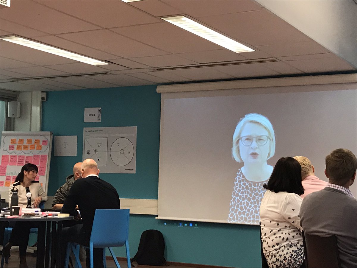 #uscohack live stream tiimeille <a href="/AnniRo/">Anni Ronkainen</a> tulevaisuuden palveluista <a href="/kryhma/">K-ryhmä</a>