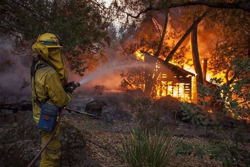 Donate now to the California Fire Relief Fund. With thoughts for #vintners and their #vines. fundly.com/california-fir… <a href="/NapaVintners/">Napa Valley Vintners</a> <a href="/Fundly/">Fundly</a>