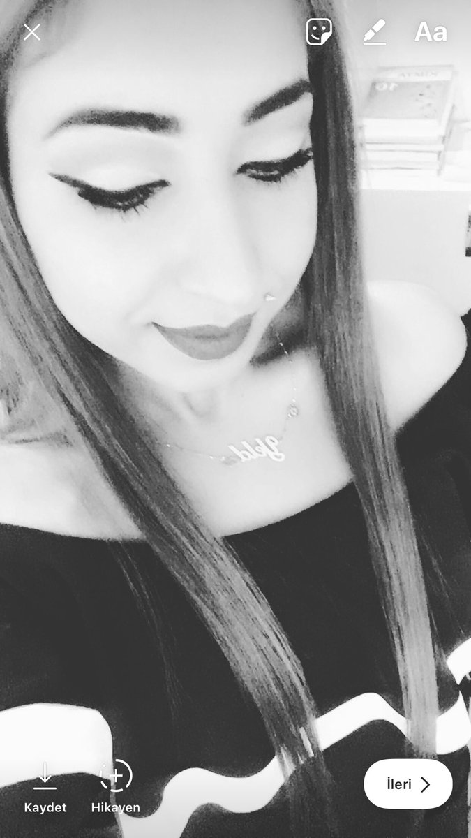 yelosrc's tweet photo. Senin Tuz Bastığıın Yaralara Melhem Olan Cokta Ne Yazık Ki Gönlüm Soytarı Deyil 👍 https://t.co/KEgEPevYsR