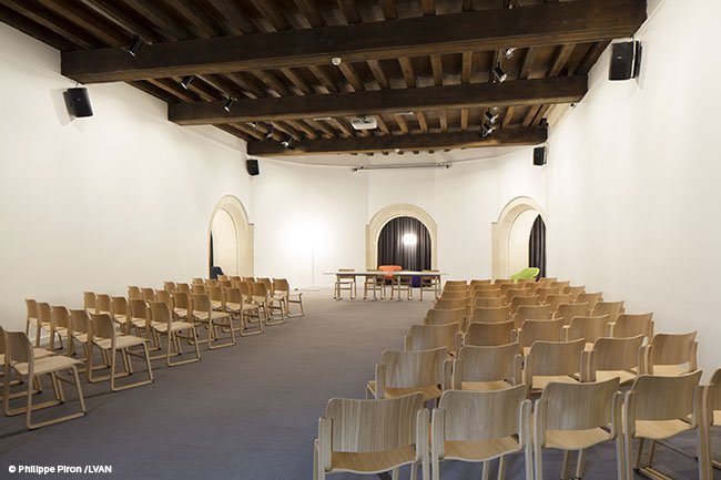 levoyageanantes's tweet photo. Vous cherchez une salle jusqu’à 100 personnes pour vos réunions d’entreprise ?@chateaunantes la Tour du fer à cheval a été entièrement rénovée ! Contactez notre service affaires https://t.co/tFq7nEJ3Jh 
#séminaire #reunion #salledereunion #meetingroom #Nantes #loireatlantique https://t.co/QpcZL3isgZ