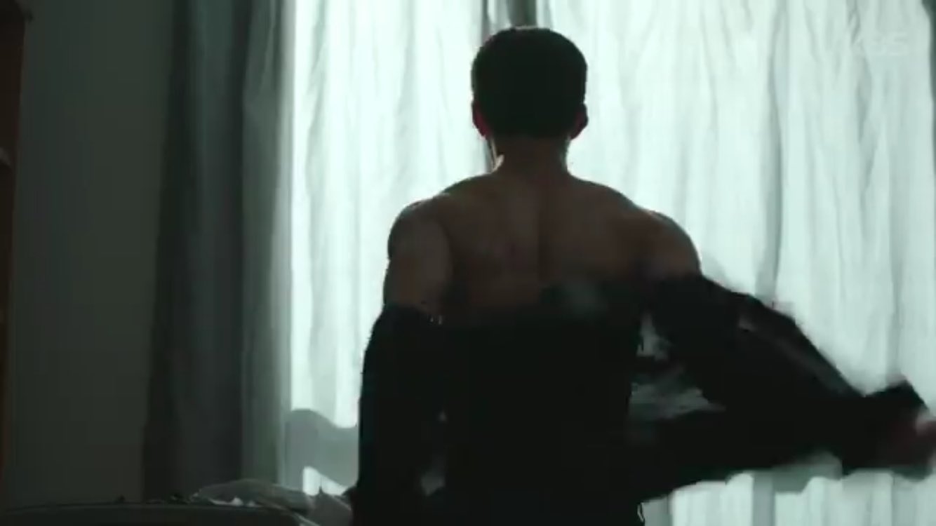 DLxIO2KW4AIqeYu.jpg:large