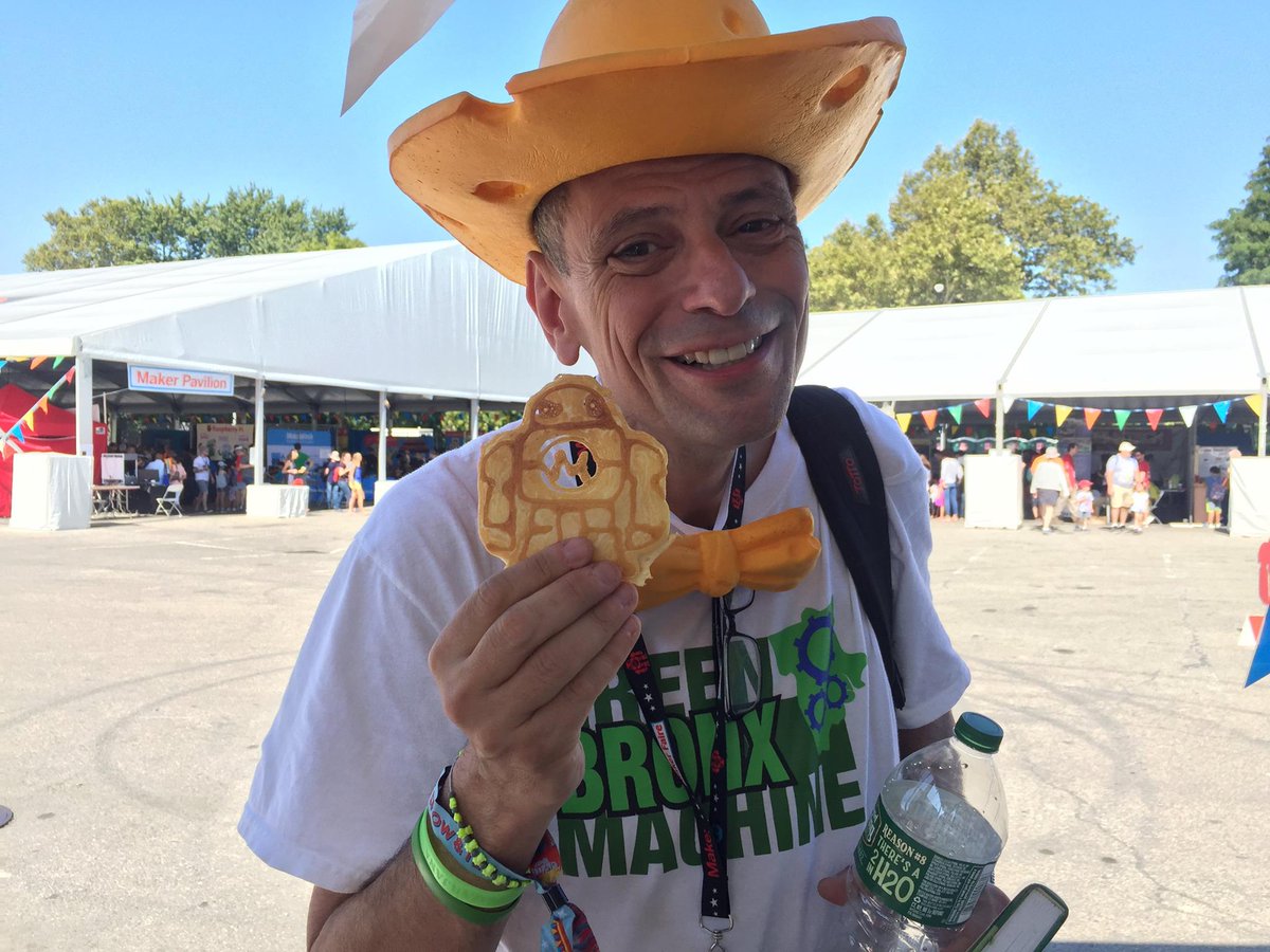 MakerFaireRome's tweet image. Una #Food Zone innovativa e gustosa quella di #MakerFaireNY! In attesa di #MFR17 ecco i progetti più interessanti! goo.gl/Pj7QpM