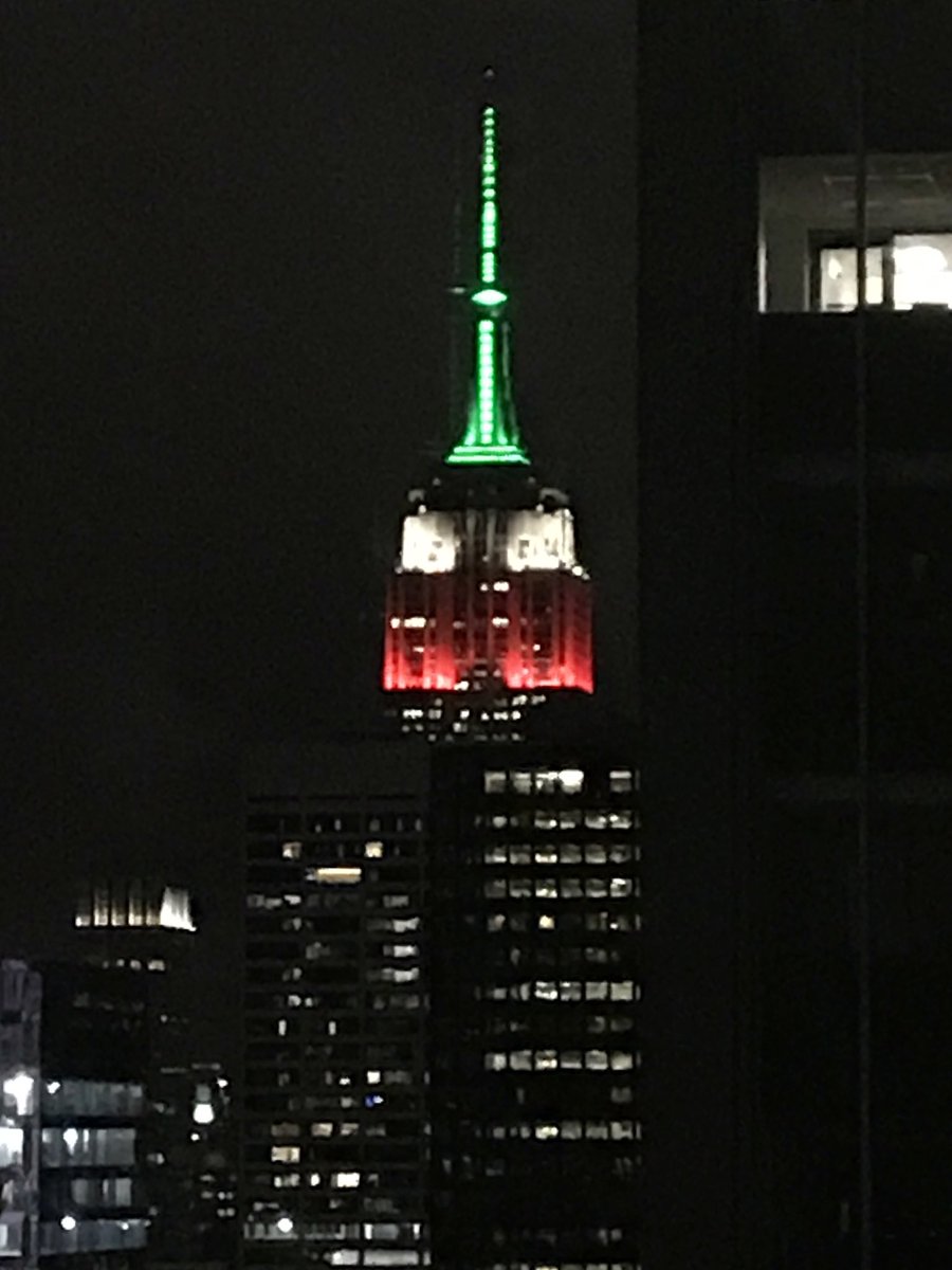 JrzyJoePiscopo's tweet image. #EmpireStateBldg lit up w/ #Italian colors for #ColumbusDay 
uh oh - better take it down! 😂 #RadioPiscopo #am970TheAnswer @algattullo